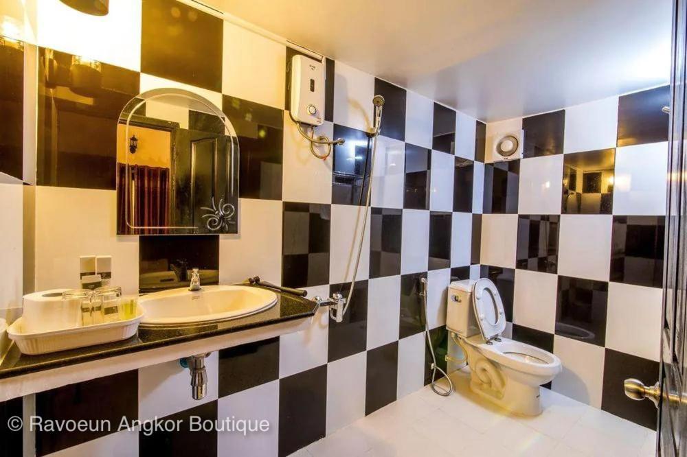 Ravoeun Angkor Boutique Hotel เสียมราฐ ภายนอก รูปภาพ